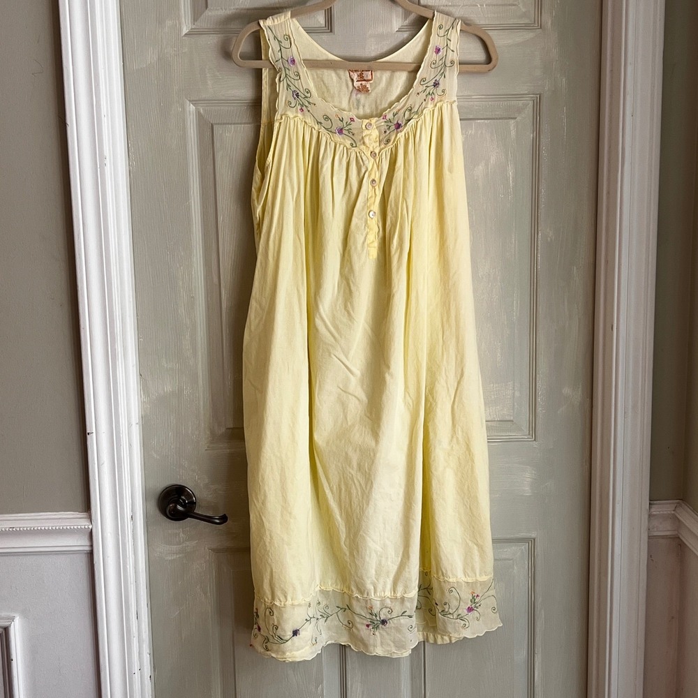 April Cornell Nightgown M Womens Floral Embroidered Cotton Sleep Dress Yellow